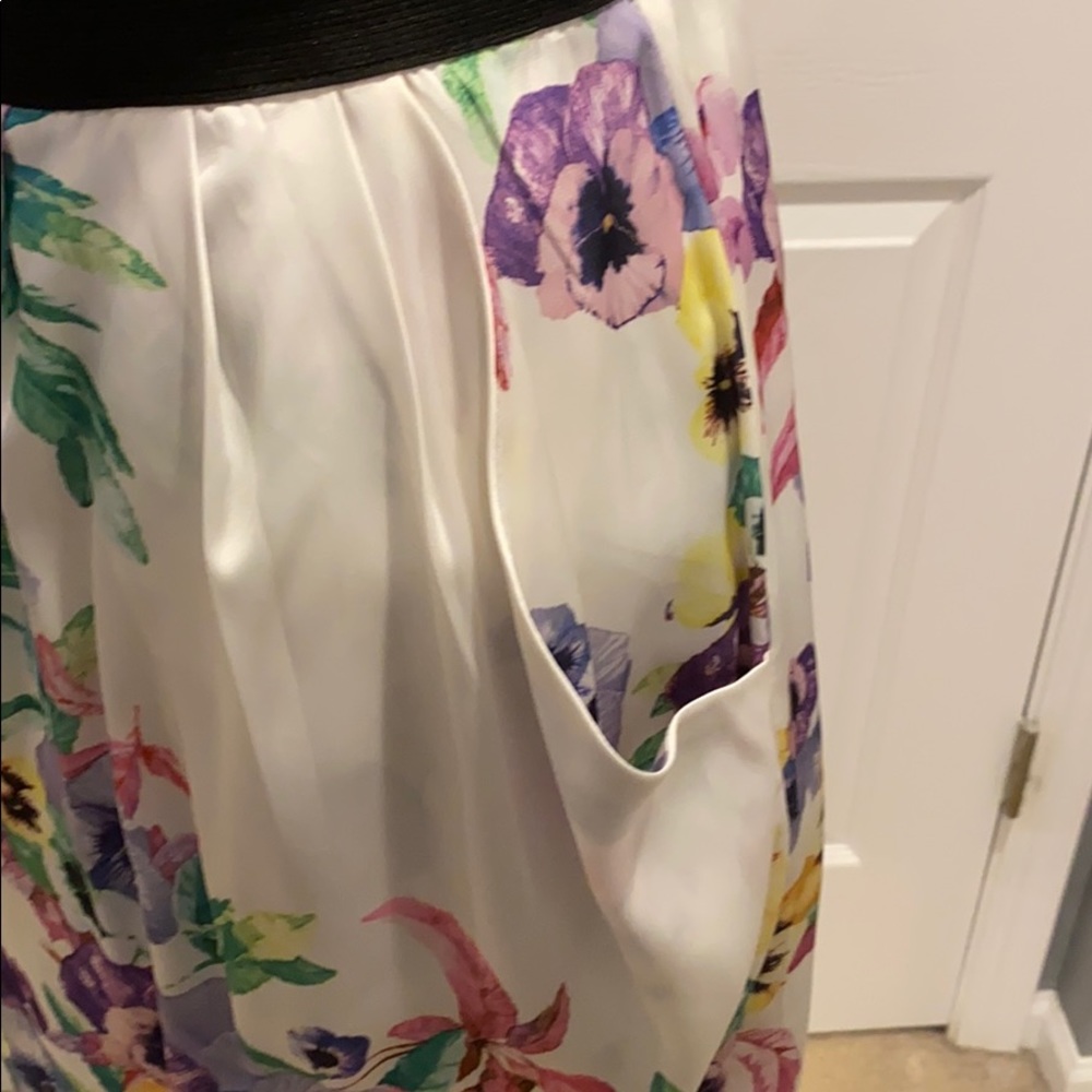 Dress - Picture 3 of 5